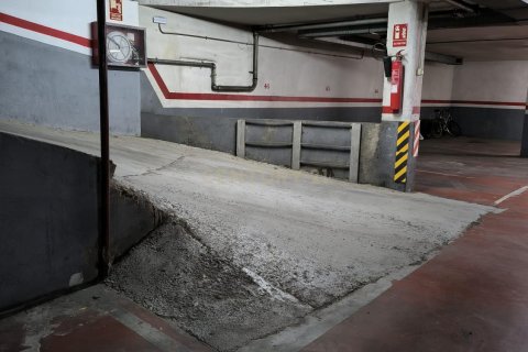 Pysäköinti myytävänä Viladecans, Barcelona, Espanja , 9.9 m2 No. 186366 - kuva 6