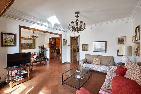 Apartment in Barcelona, Spain 6 bedrooms, 178 sq.m. No. 186361