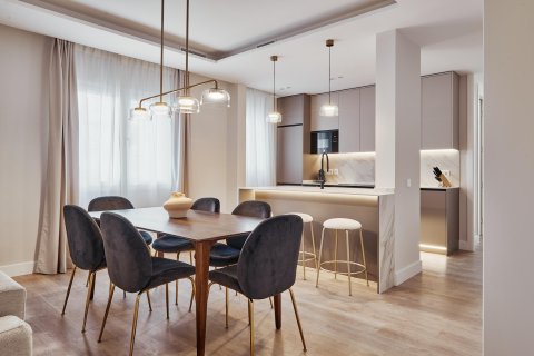 Dzīvoklis pārdošanā Madrid, Spānijā 2 istabas, 97 m2 Nr. 179928 - attēls 8