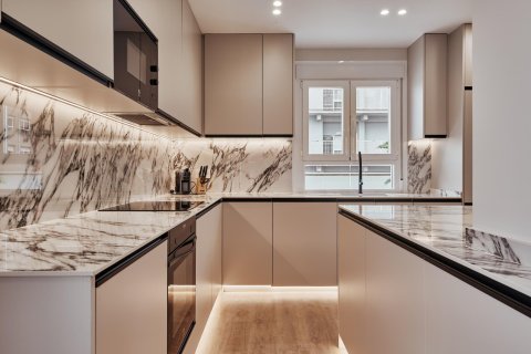 Apartament w Madrid, Hiszpania 3 sypialnie, 142 mkw. nr 179931 – zdjęcie 12