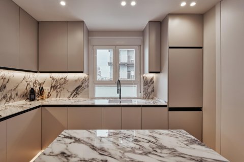 Apartament w Madrid, Hiszpania 3 sypialnie, 142 mkw. nr 179931 – zdjęcie 15