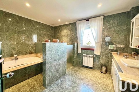 Talo myytävänä Bergondo, A Coruna, Espanja, 8 makuuhuonetta, 1857 m2 No. 153679 - kuva 24