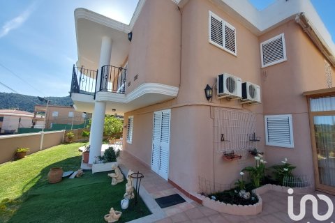 Продажа дома в Ла Валь д'Уйшо, Кастельон, Испания 3 спальни, 172м2 №153676 - фото 4