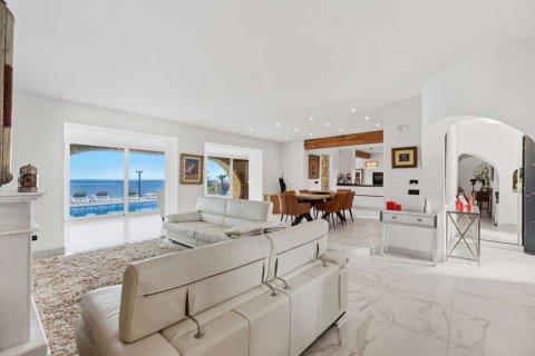 Villa for sale in Benissa, Alicante, Spain 4 bedrooms, 377 sq.m. No. 181712 - photo 5