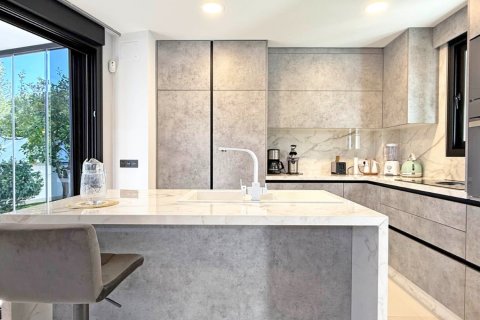 Villa till salu i Alicante, Spanien 3 sovrum, 205 kvm. Nr. 155212 - foto 7