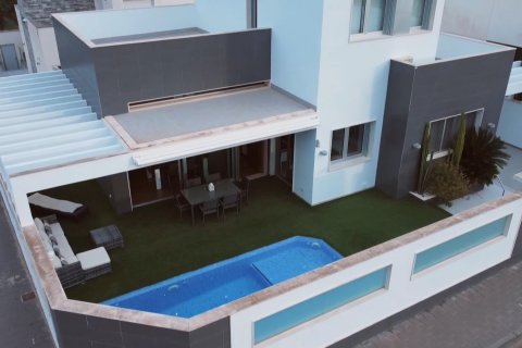 Villa for sale Mil Palmeras, Alicante, Spain 3 bedrooms, 150 sq.m. No. 114433 - photo 1