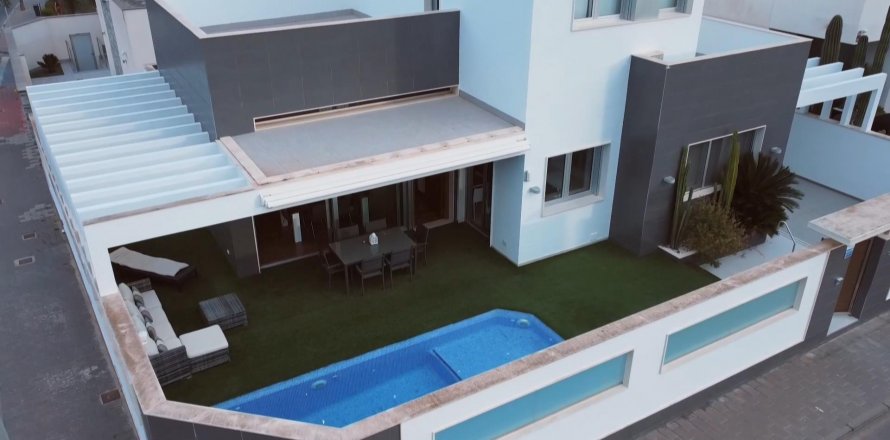 Villa Mil Palmeras, Alicante, Spain 3 bedrooms, 150 sq.m. No. 114433