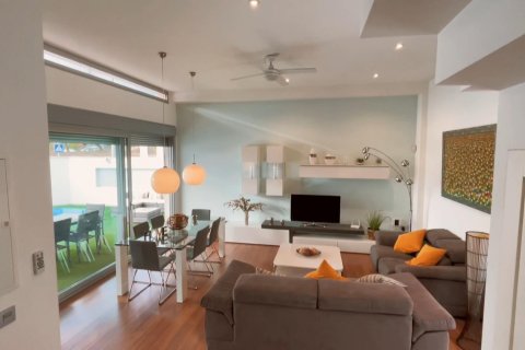 Villa for sale Mil Palmeras, Alicante, Spain 3 bedrooms, 150 sq.m. No. 114433 - photo 12