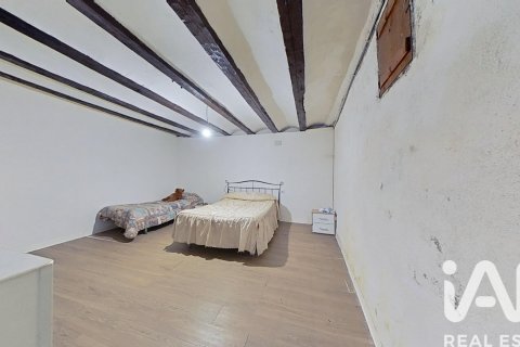 House for sale in Tortosa, Tarragona, Spain 9 bedrooms, 435 sq.m. No. 185391 - photo 13