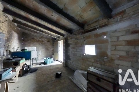 House for sale in Tortosa, Tarragona, Spain 9 bedrooms, 435 sq.m. No. 185391 - photo 16
