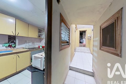 House for sale in Tortosa, Tarragona, Spain 9 bedrooms, 435 sq.m. No. 185391 - photo 9