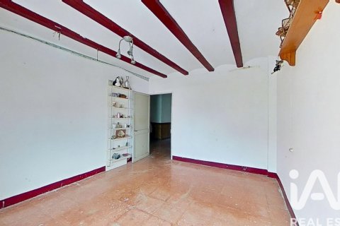 House for sale in Tortosa, Tarragona, Spain 9 bedrooms, 435 sq.m. No. 185391 - photo 24