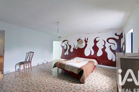 House for sale in Tortosa, Tarragona, Spain 9 bedrooms, 435 sq.m. No. 185391 - photo 6