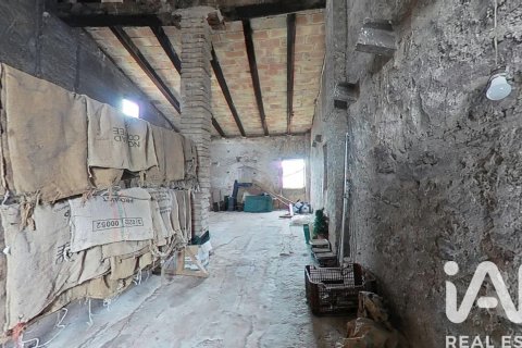 House for sale in Tortosa, Tarragona, Spain 9 bedrooms, 435 sq.m. No. 185391 - photo 17