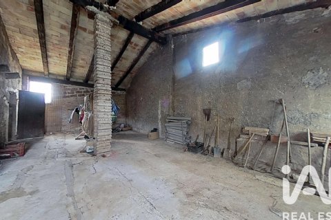 House for sale in Tortosa, Tarragona, Spain 9 bedrooms, 435 sq.m. No. 185391 - photo 18
