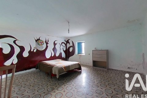 House for sale in Tortosa, Tarragona, Spain 9 bedrooms, 435 sq.m. No. 185391 - photo 29