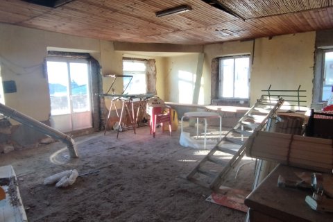 House for sale in Salamanca, Spain 5 bedrooms, 256 sq.m. No. 185388 - photo 9