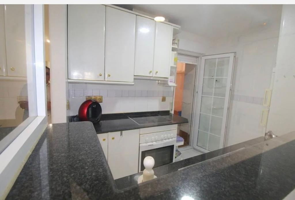 Apartamento en Torrevieja, Alicante, España 2 dormitorios, 85 m2 No. 184230