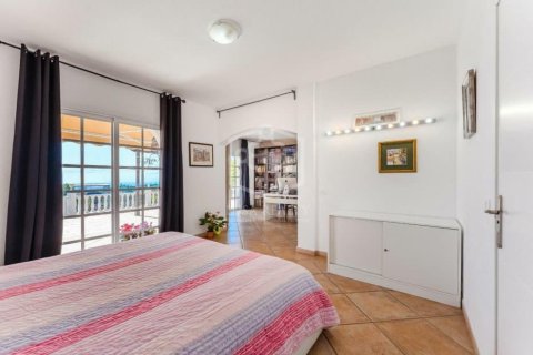 Villa à vendre Guia de Isora, Tenerife, Espagne, 5 chambres, 214 m2 No. 139592 - photo 15