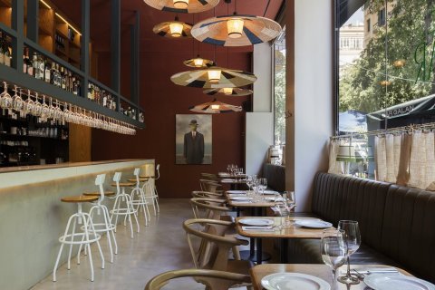 Commercial property à vendre à Barcelona, Espagne, 93 m2 No. 141207 - photo 1