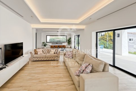 Продажа дома в Сан-Андреу-де-Льяванерес, Барселона, Испания 8 спален, 763м2 №156815 - фото 5