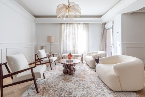 Huoneisto Madrid, Espanja 4 makuuhuonetta, 287 m2 No. 156816