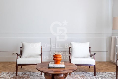 Apartamento en venta en Madrid, España 4 dormitorios, 287 m2 No. 156816 - foto 4