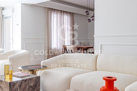 Apartamento en venta en Madrid, España 4 dormitorios, 287 m2 No. 156816 - foto 2