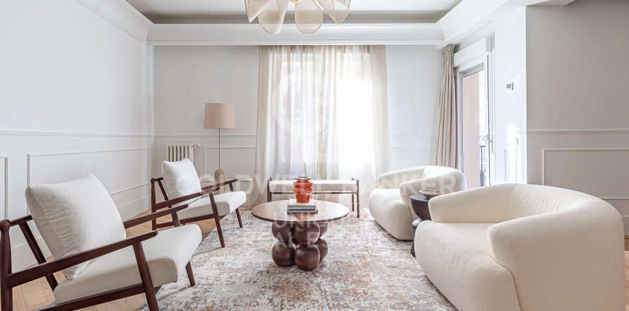 Apartamento en Madrid, España 4 dormitorios, 287 m2 No. 156816