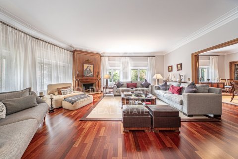 Apartament w Barcelona, Hiszpania 7 sypialni, 450 mkw. nr 156820 – zdjęcie 3