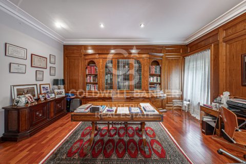 Продажа квартиры в Барселона, Испания 7 спален, 450м2 №156820 - фото 13