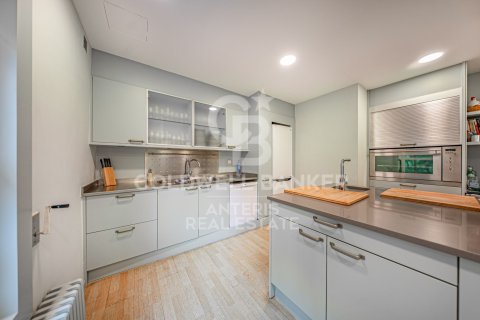 Apartament w Barcelona, Hiszpania 7 sypialni, 450 mkw. nr 156820 – zdjęcie 17