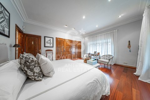 Apartament w Barcelona, Hiszpania 7 sypialni, 450 mkw. nr 156820 – zdjęcie 26