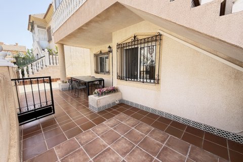 Lägenhet till salu i La Zenia, Alicante, Spanien 2 sovrum, 70 kvm. Nr. 190262 - foto 2