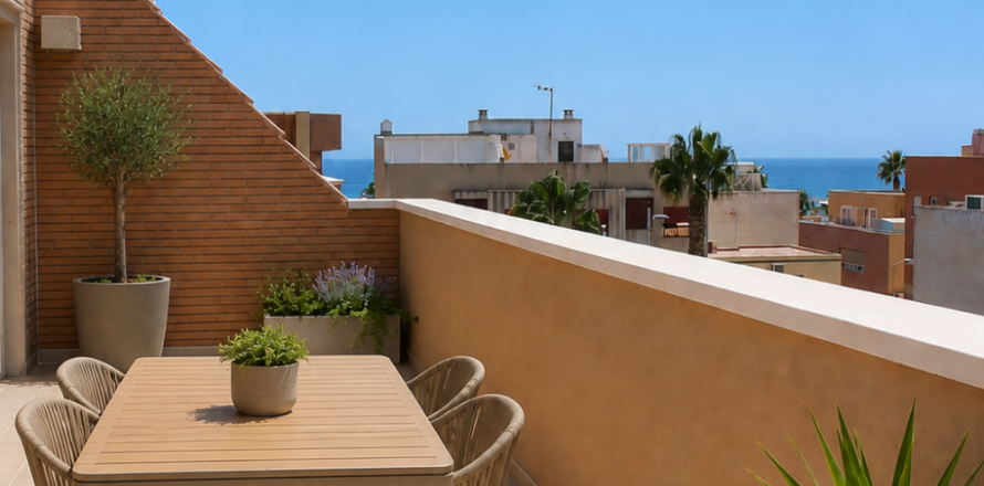 Huoneisto Roquetas de Mar, Almeria, Espanja 4 makuuhuonetta,  No. 193493