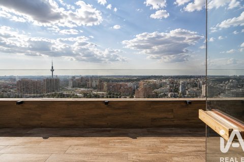 Apartment for rent in Madrid, Spain 3 bedrooms, 189 sq.m. No. 193487 - photo 21