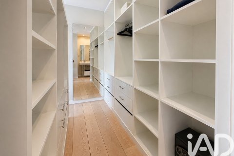 Apartment for rent in Madrid, Spain 3 bedrooms, 189 sq.m. No. 193487 - photo 13