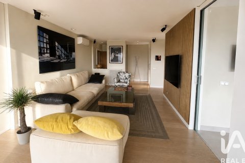 Apartment for rent in Madrid, Spain 3 bedrooms, 189 sq.m. No. 193487 - photo 5