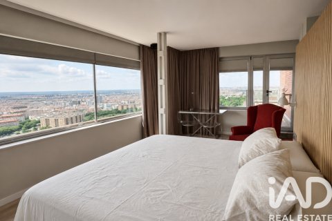 Apartment for rent in Madrid, Spain 3 bedrooms, 189 sq.m. No. 193487 - photo 12