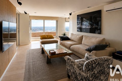Apartment for rent in Madrid, Spain 3 bedrooms, 189 sq.m. No. 193487 - photo 4