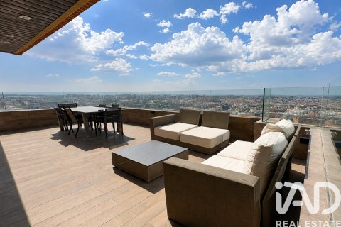 Apartment in Madrid, Spain 3 bedrooms, 189 sq.m. No. 193487