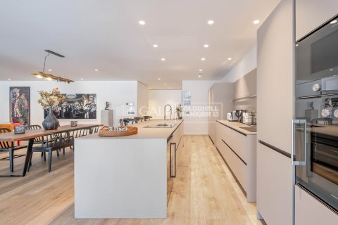 Apartamento en venta en Principado De Andorra (Ninguna Poblacion Tiene C.P.), Lérida, España 3 dormitorios, 280 m2 No. 157137 - foto 2