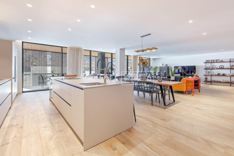 Apartamento en Principado De Andorra (Ninguna Poblacion Tiene C.P.), Lérida, España 3 dormitorios, 280 m2 No. 157137