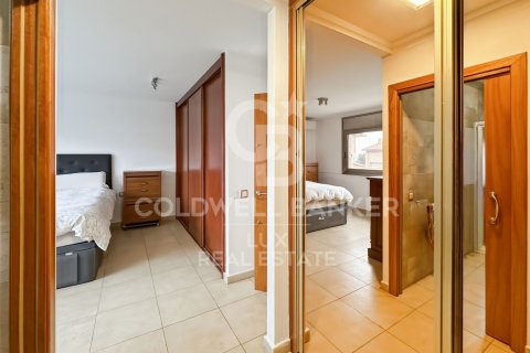 Сasa en venta en Vic, Barcelona, España 4 dormitorios, 251 m2 No. 157136 - foto 8