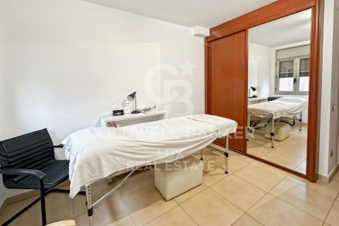 House for sale in Vic, Barcelona, Spain 4 bedrooms, 251 sq.m. No. 157136 - photo 14