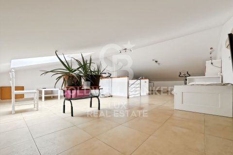 House for sale in Vic, Barcelona, Spain 4 bedrooms, 251 sq.m. No. 157136 - photo 16