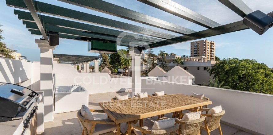 Duplex a Marbella, Malaga, Spagna 3 camere da letto, 241 mq. N° 157139