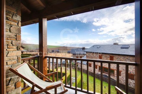 Paritalo myytävänä Girona, Espanja, 3 makuuhuonetta, 130 m2 No. 157133 - kuva 19