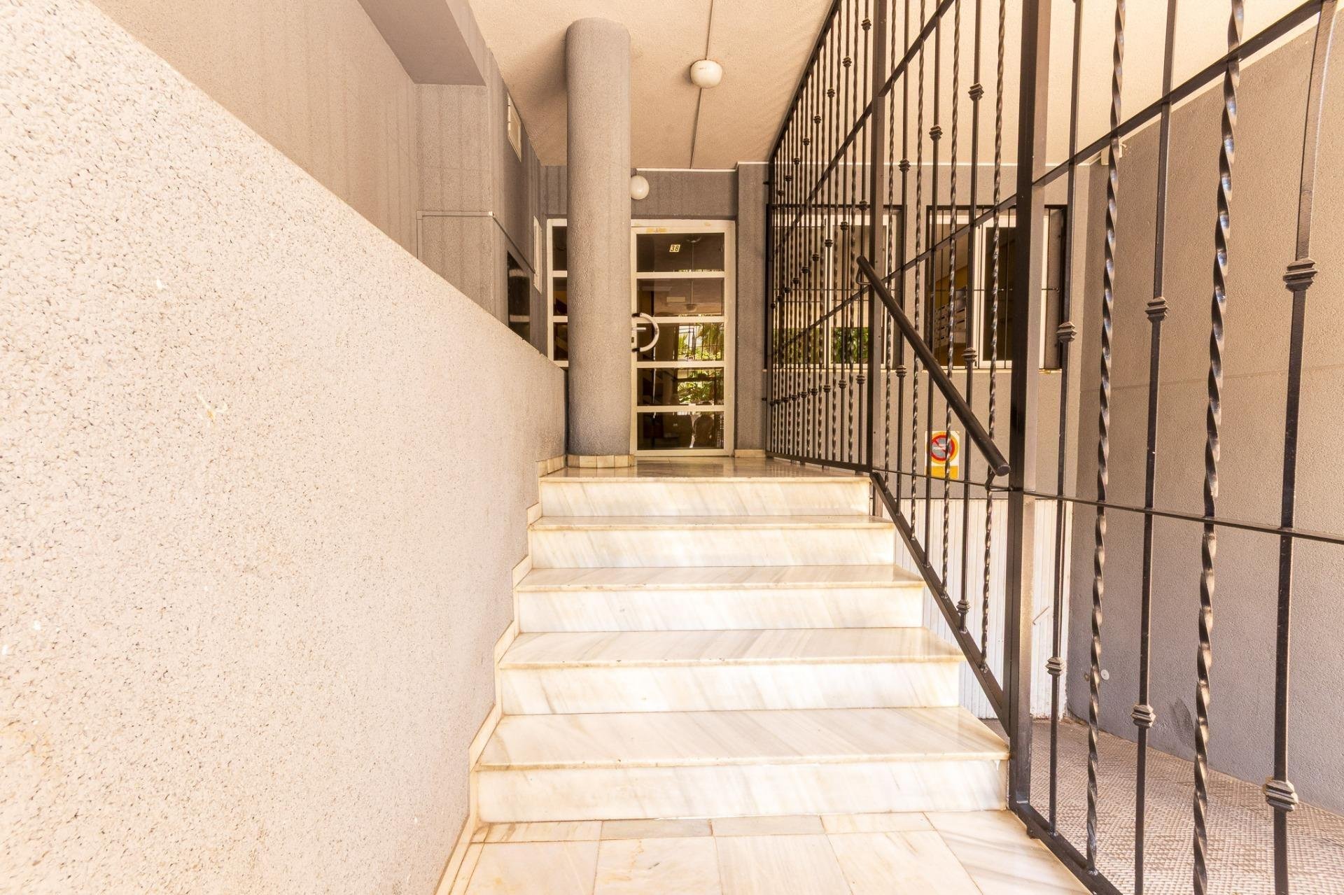 Apartment à Torrevieja, Alicante, Espagne 1 chambre, 73 m2 No. 173838