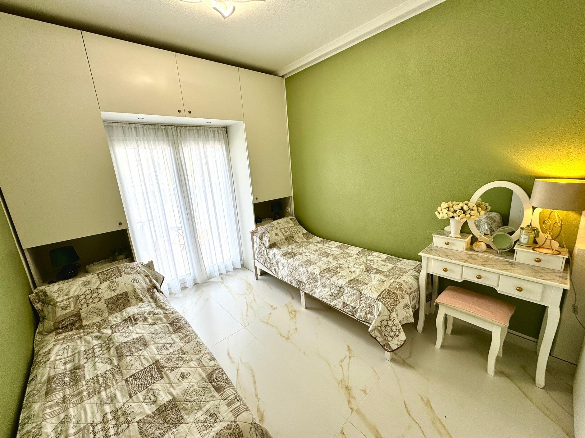 Duplex a Torrevieja, Alicante, Spagna 2 camere da letto, 65 mq. N° 173839